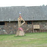 Straw statue - Alatskivi